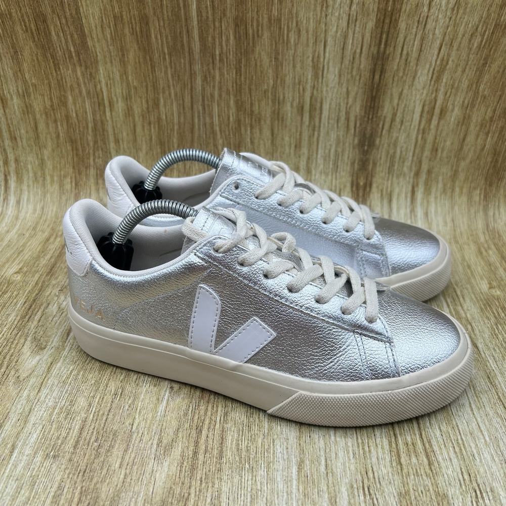 Veja Campo Sneakers Women's Size 6 Silver Metallic Leather Low Top CP0502485A